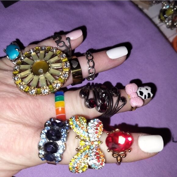 Lot or bundle of 18 different unique statement rings, all in excellent condition - Picture 7 of 16